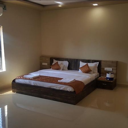 Hotel Shehnai Garden Khurai Dış mekan fotoğraf